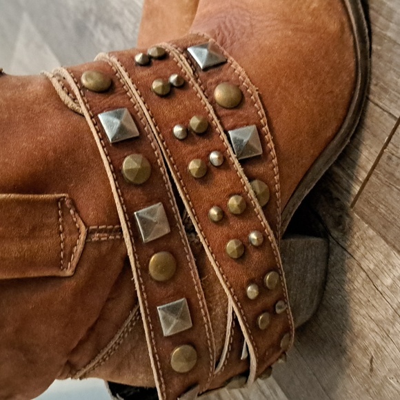 Circle G distressed leather bootie - Picture 5 of 11